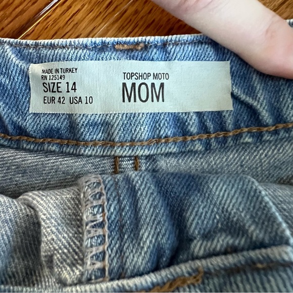 Topshop Moto Mom Jean Shorts - Picture 2 of 3